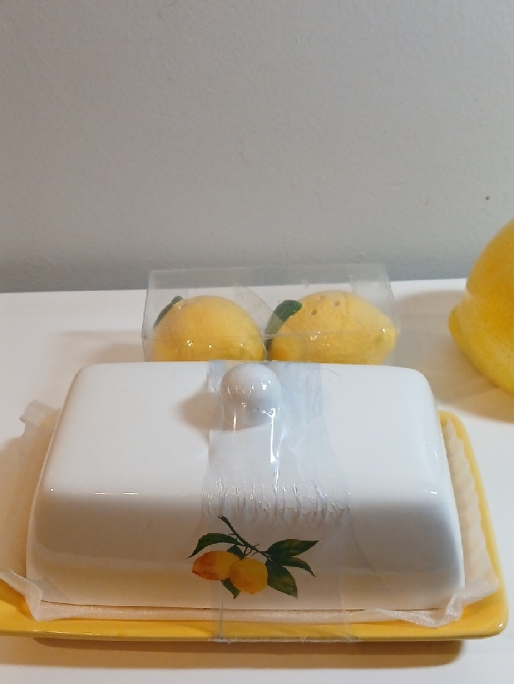 Ceramic Lemon Soap Dispenser and Lemon-Themed Home Accent Set - Picture 8 of 8